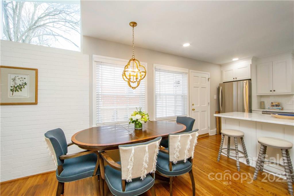 5539 Murrayhill Road Charlotte, NC 28210 - Photo 16 of 46 a view of a dining room with furniture