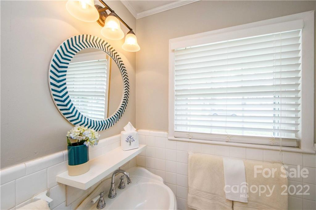 5539 Murrayhill Road Charlotte, NC 28210 - Photo 34 of 46 a view of a bedroom and window