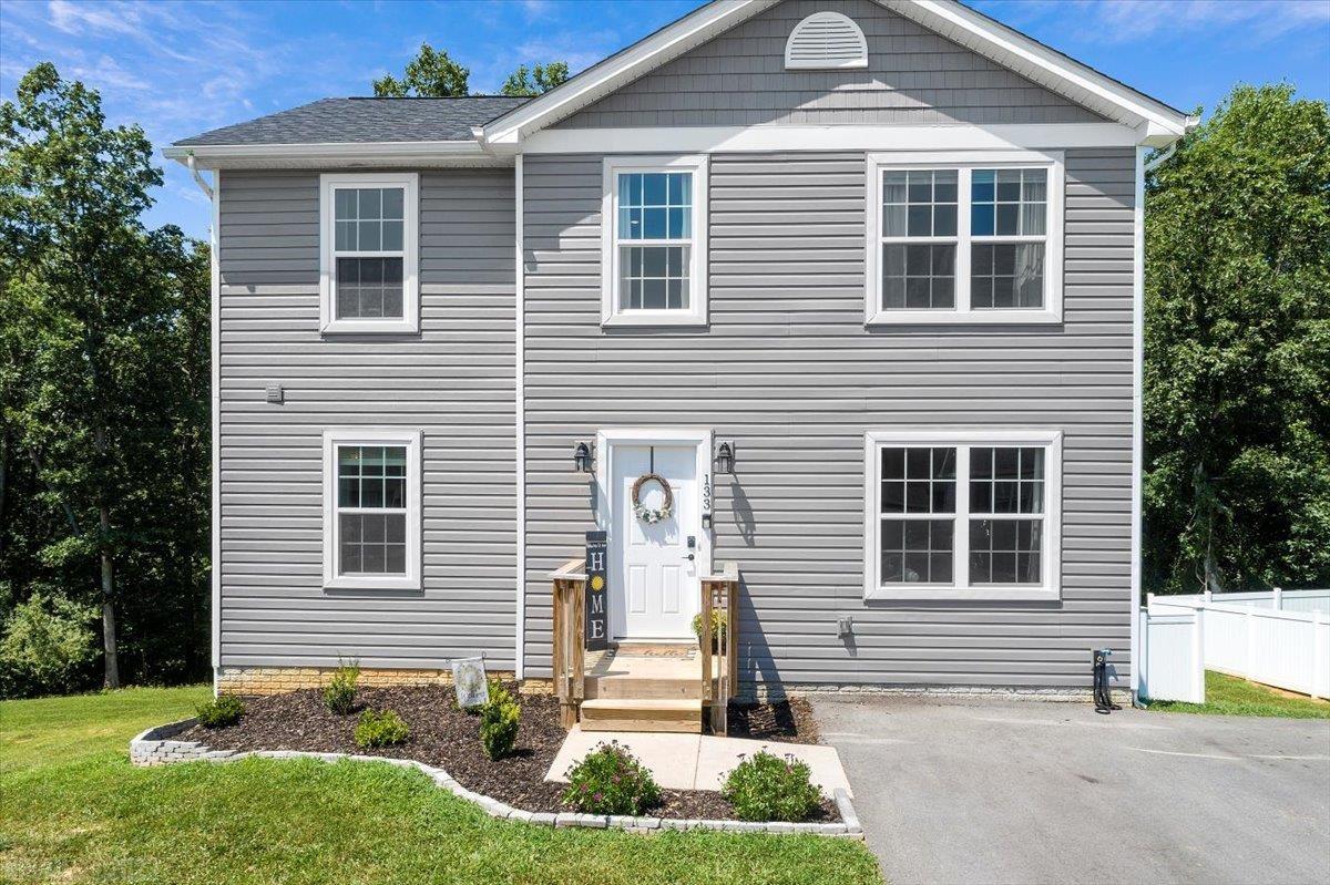 133 Prairie View Lane Pembroke, VA 24136 - Photo 3 of 54 Gallery Image 3