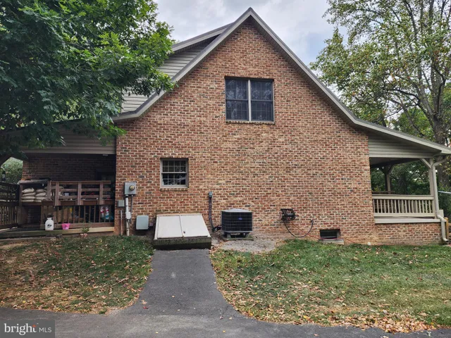 $830,000 | 14847 White Oak Ridge, Hancock, MD 21750