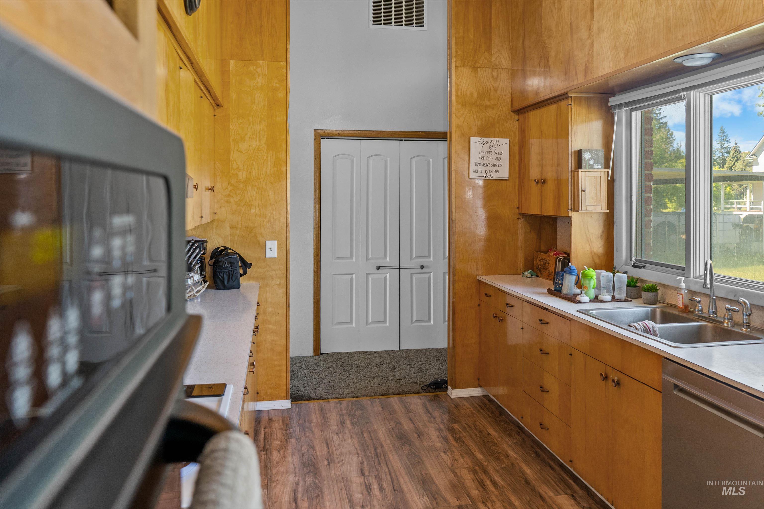 305 Walnut Street Nezperce, ID 83543 - Photo 8 of 28