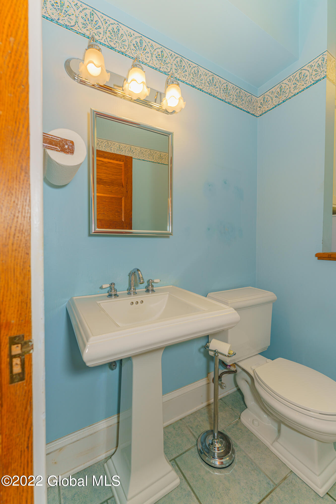 1089 Ardsley Road Schenectady, NY 12308 - Photo 14 of 38 8 Bathroom 1