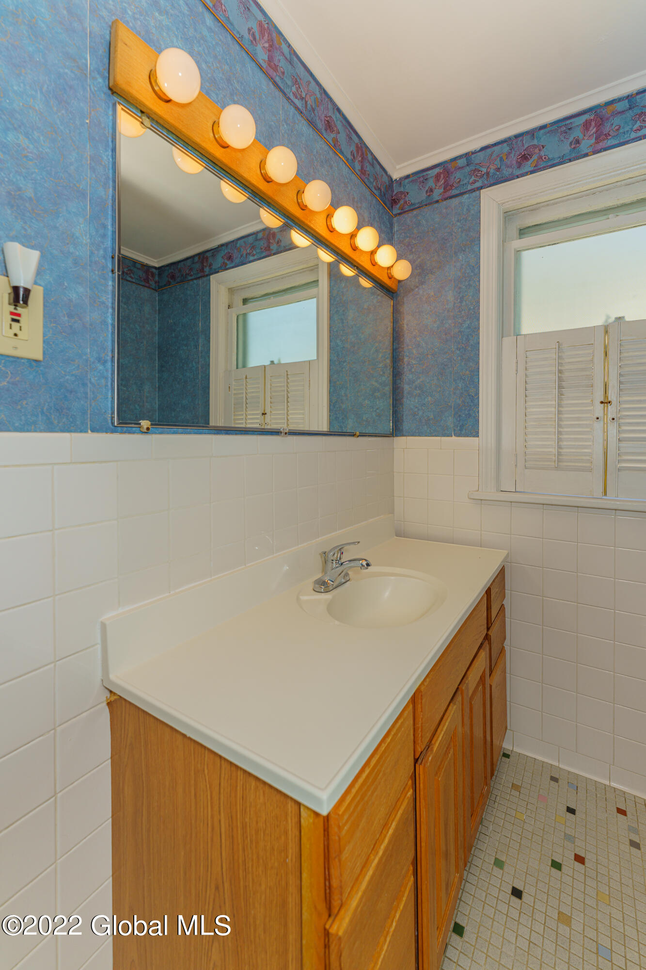 1089 Ardsley Road Schenectady, NY 12308 - Photo 23 of 38 8 Bathroom 4