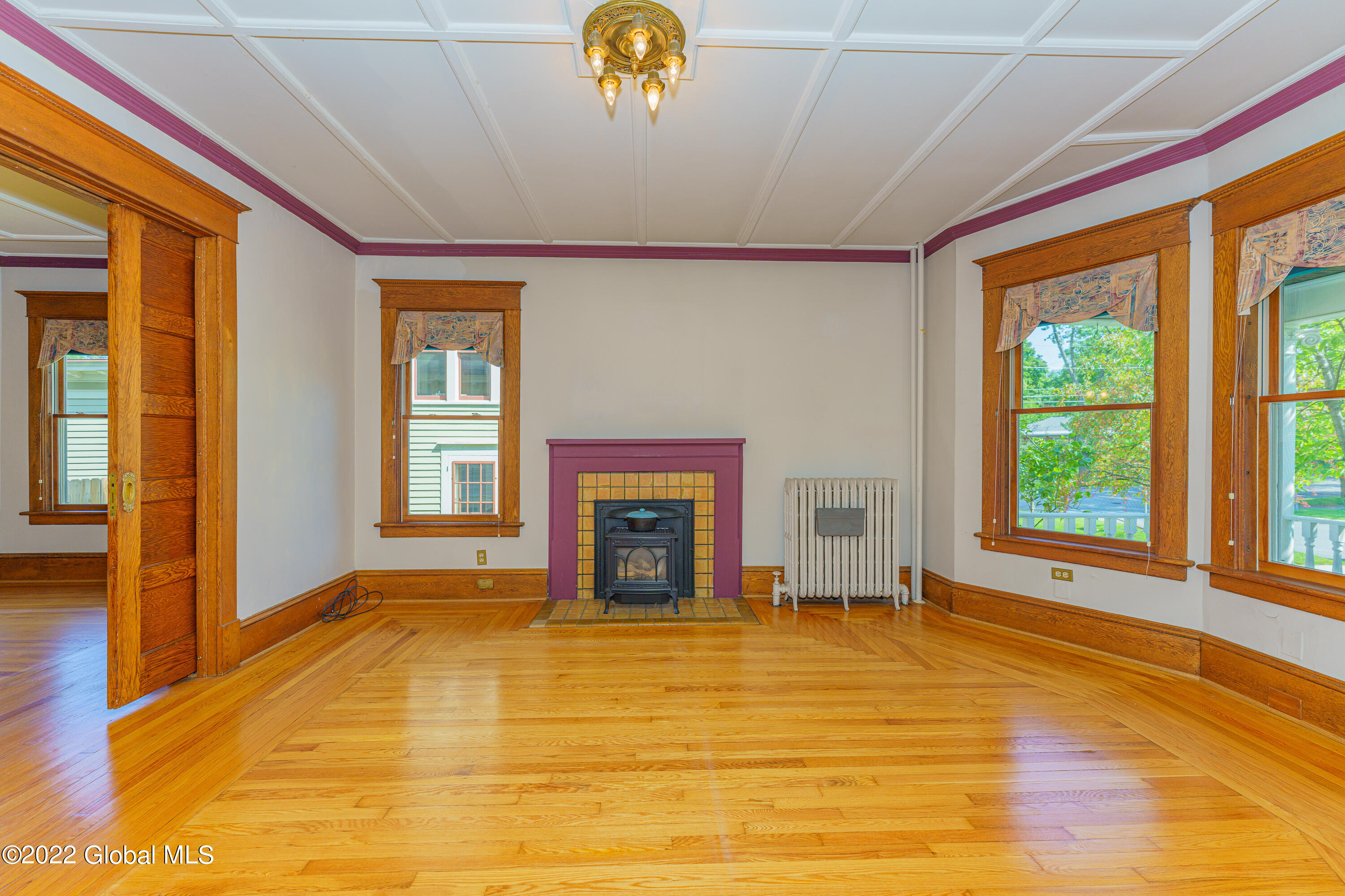 1089 Ardsley Road Schenectady, NY 12308 - Photo 5 of 38 2 Livingroom 2