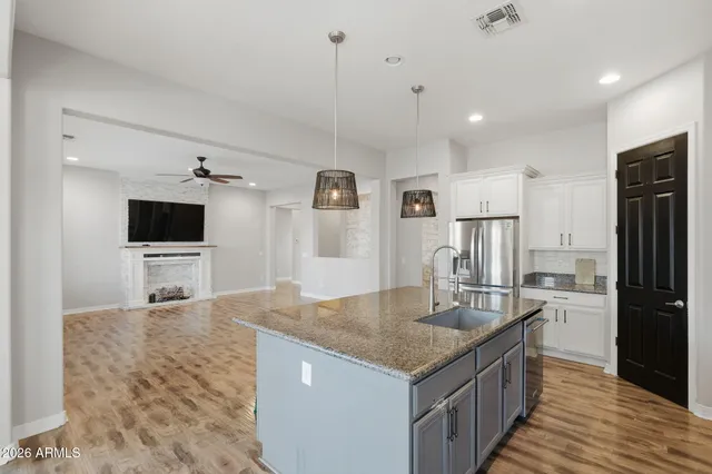 $2,700 | 27158 North 81st Avenue, Peoria, AZ 85383