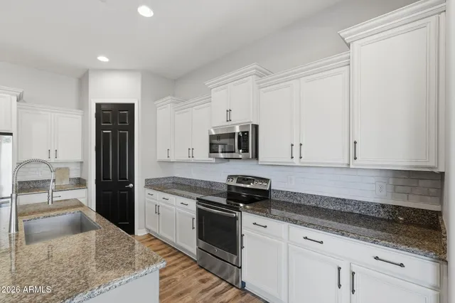 $2,700 | 27158 North 81st Avenue, Peoria, AZ 85383