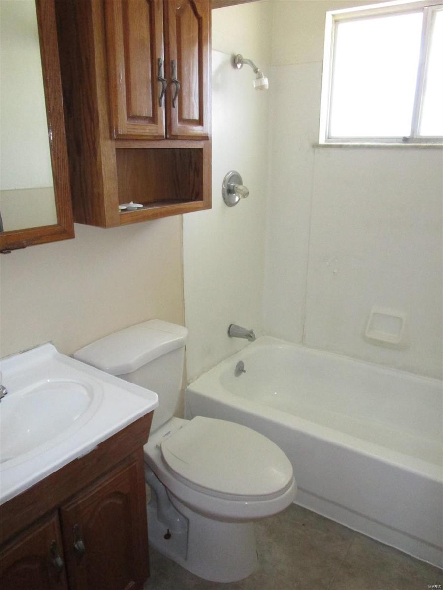 128 Glen Garry Road St. Louis, MO 63137 - Photo 14 of 20