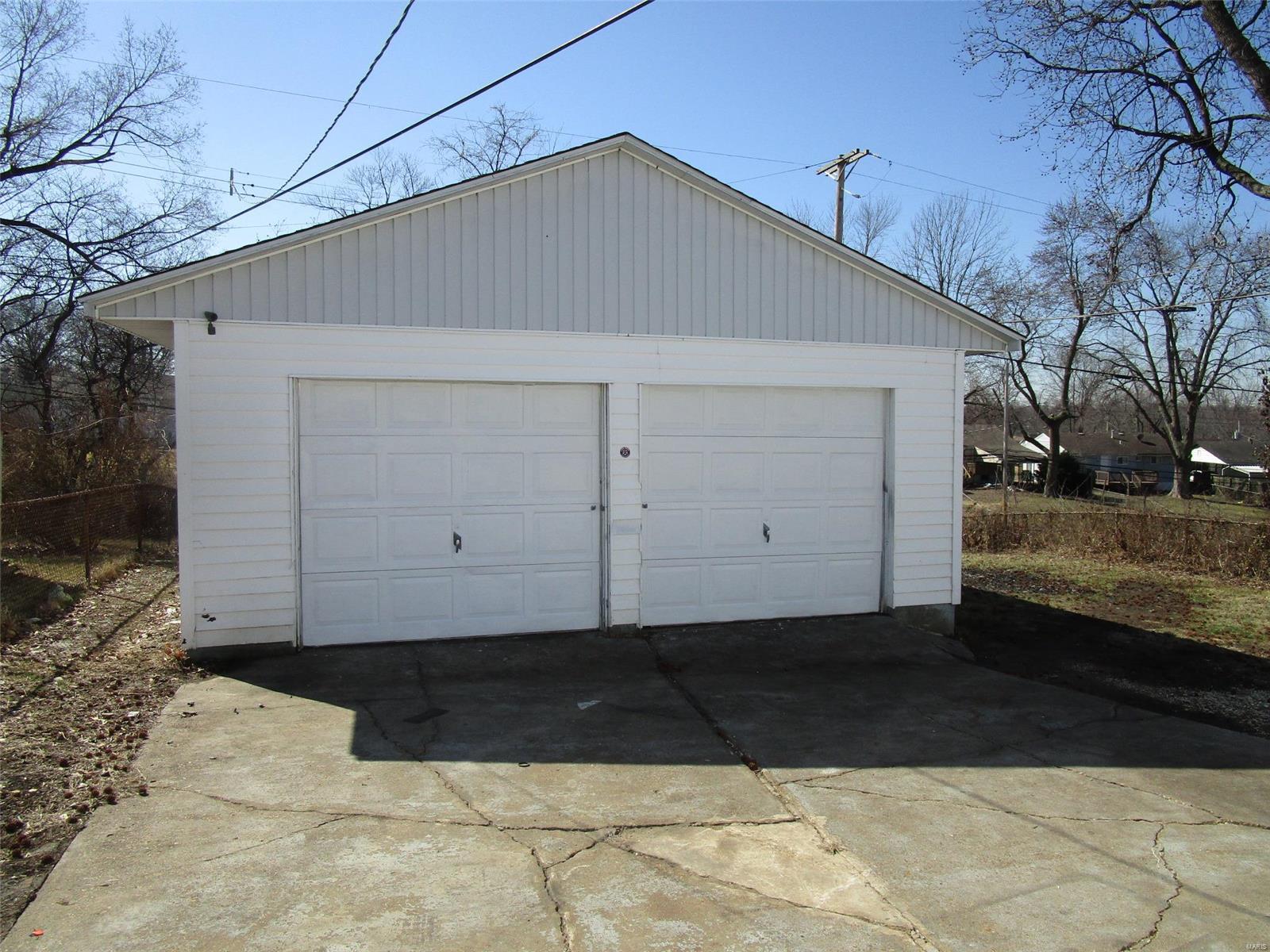 128 Glen Garry Road St. Louis, MO 63137 - Photo 3 of 20