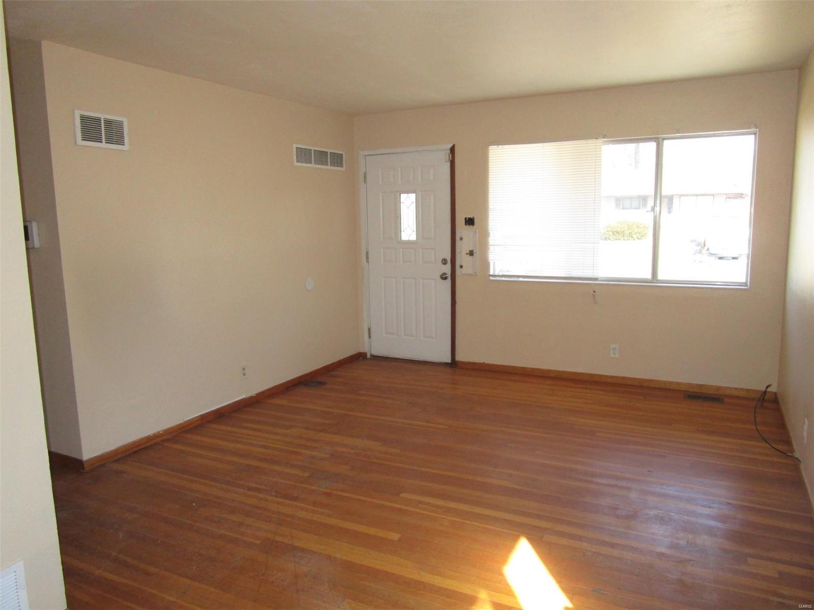 128 Glen Garry Road St. Louis, MO 63137 - Photo 7 of 20