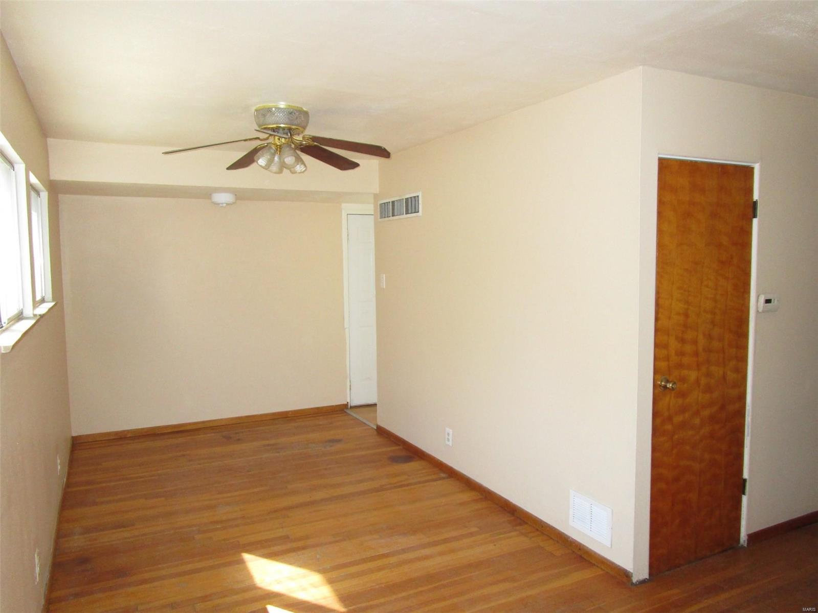 128 Glen Garry Road St. Louis, MO 63137 - Photo 8 of 20