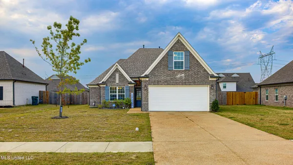 $305,500 | 2370 Johnny Ray Drive, Southaven, MS 38672