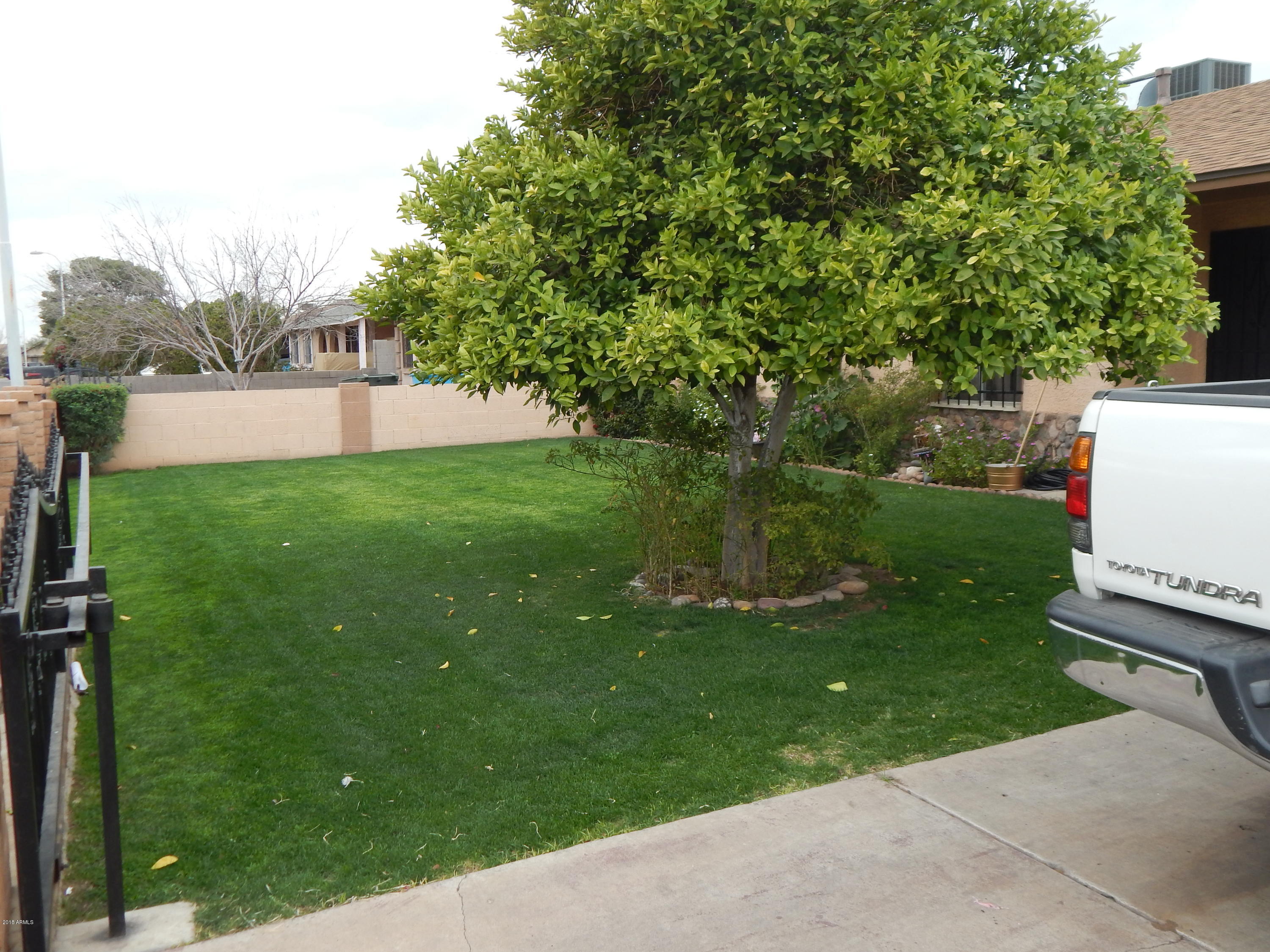 2002 West Chipman Road Phoenix, AZ 85041 - Photo 6 of 11 DSCN3018