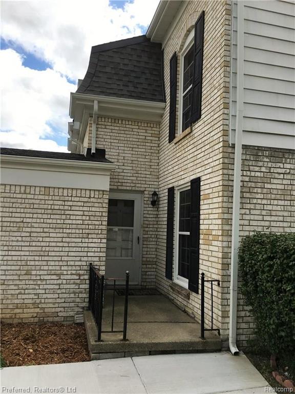 170 Manor Way, Unit 170 Rochester Hills, MI 48309 - Photo 3 of 30