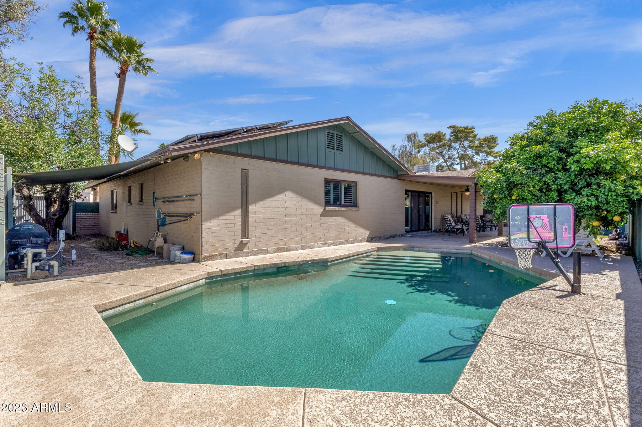 709 East Royal Palm Road Phoenix, AZ 85020 - Photo 5 of 5 41-web-or-mls-41
