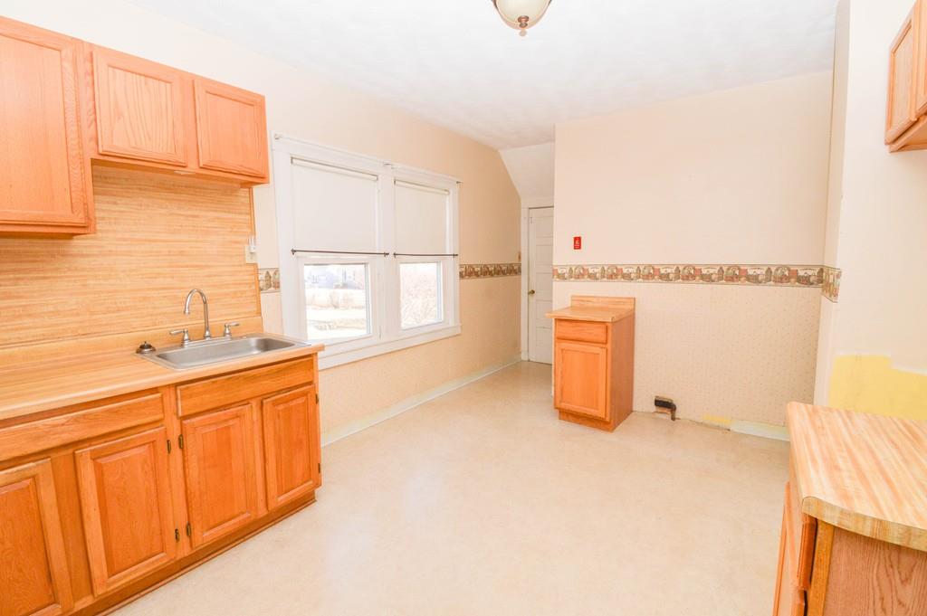174 Pasco Road Springfield, MA 01151 - Photo 5 of 21 a bathroom with a tub sink and mirror