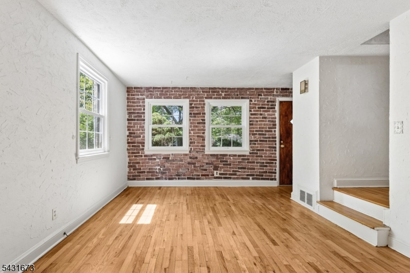 106 Gallows Hill Road Cranford, NJ 07016 - Photo 4 of 27