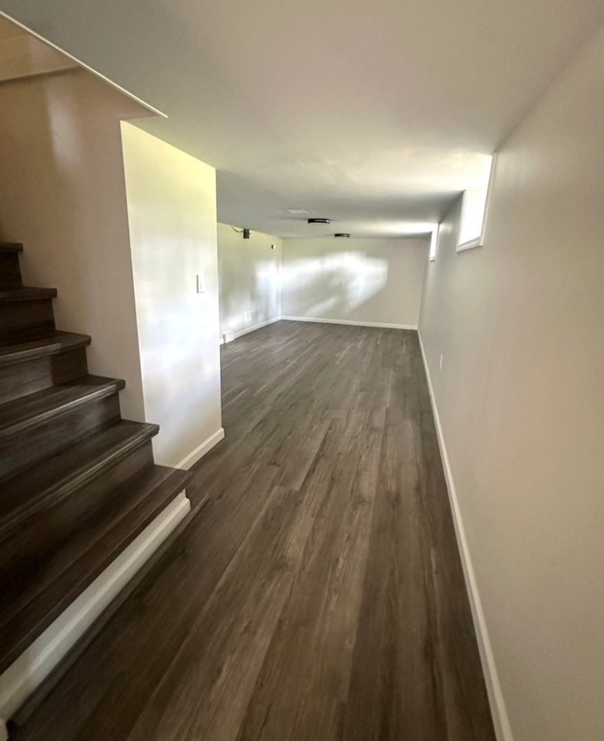 906 West Walnut Street Kankakee, IL 60901 - Photo 10 of 14 a view of entryway