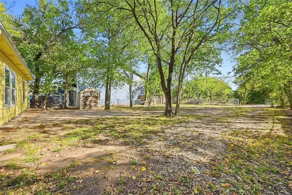 $1,475 | 728 West Walker Street, Denison, TX 75020