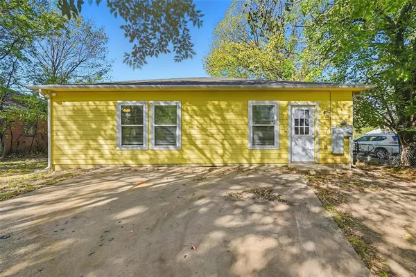$1,475 | 728 West Walker Street, Denison, TX 75020