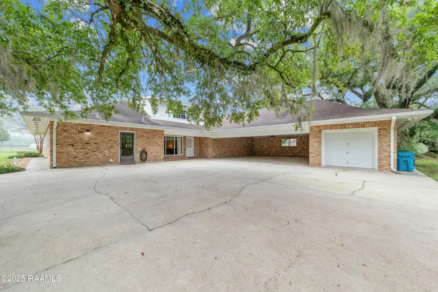 $599,000 | 2111 Main Highway, Arnaudville, LA 70512