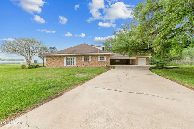 $599,000 | 2111 Main Highway, Arnaudville, LA 70512