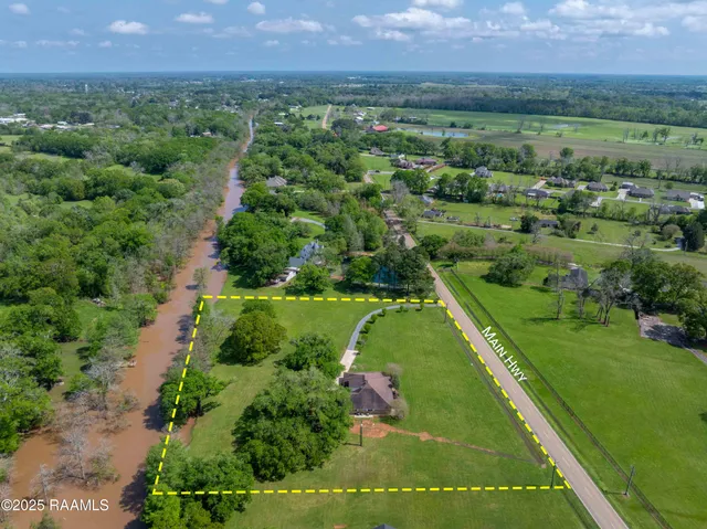 $599,000 | 2111 Main Highway, Arnaudville, LA 70512