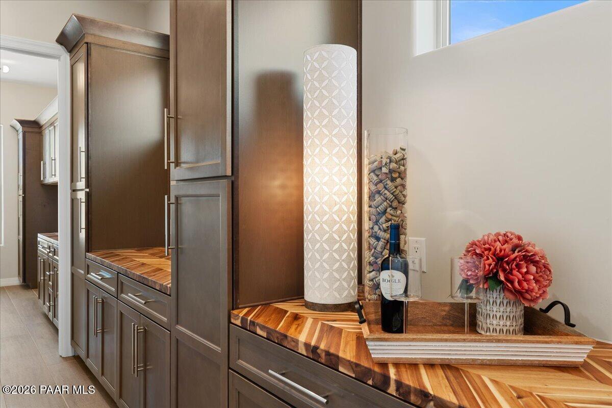 5219 Dells Point Road Prescott, AZ 86301 - Photo 17 of 43 15-Morning Kitchen