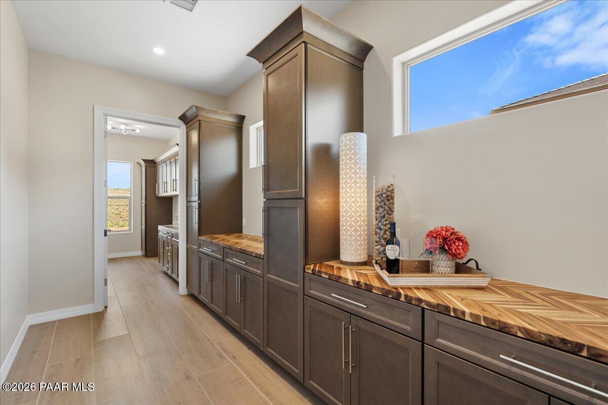 5219 Dells Point Road Prescott, AZ 86301 - Photo 18 of 43 14-Morning Kitchen