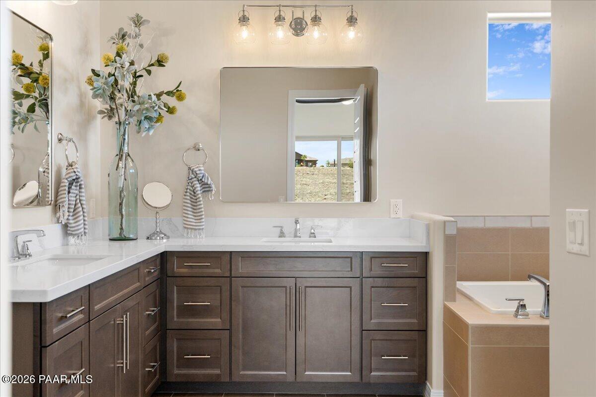 5219 Dells Point Road Prescott, AZ 86301 - Photo 23 of 43 21-Primary Bathroom