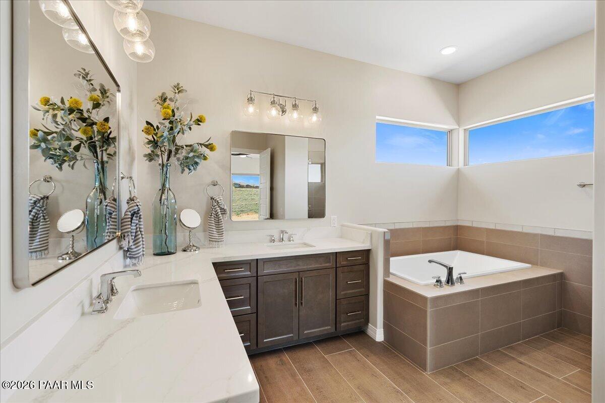 5219 Dells Point Road Prescott, AZ 86301 - Photo 24 of 43 22-Primary Bathroom