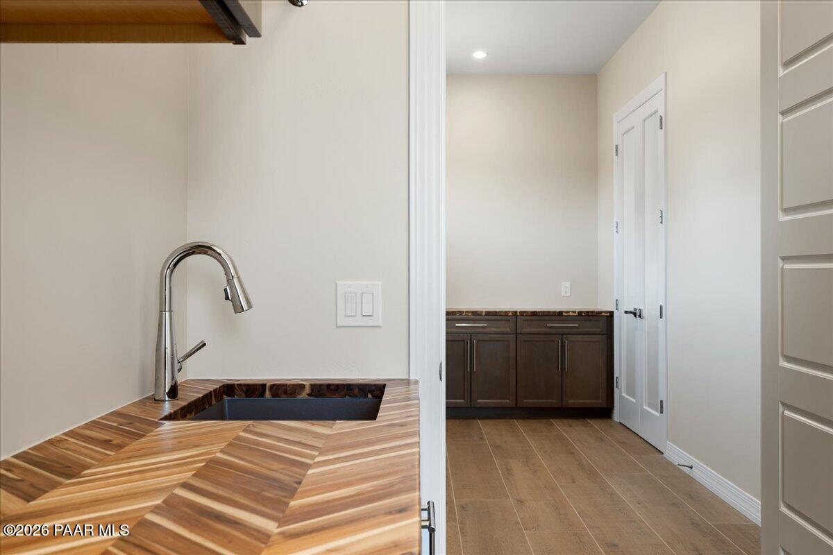 5219 Dells Point Road Prescott, AZ 86301 - Photo 33 of 43 18-Laundry Room Utility Sink