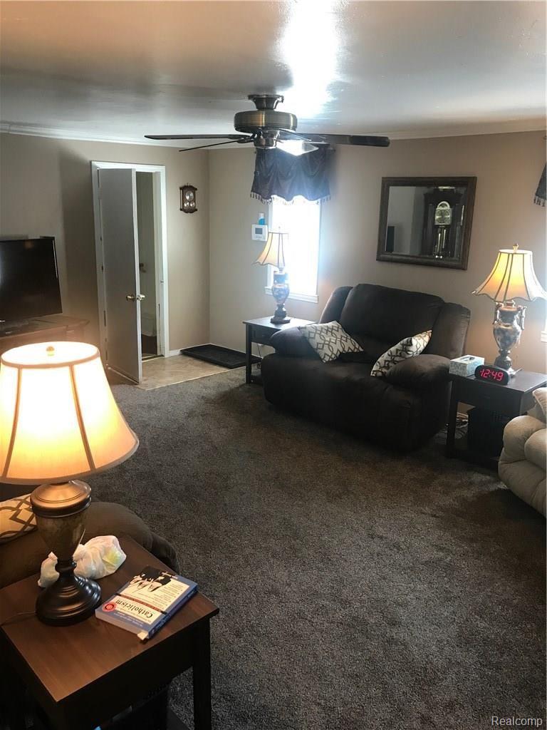 4227 Van Slyke Road Flint, MI 48507 - Photo 9 of 14 D9045299-E6DF-46C9-B49B-FF5E36F3FFA1.JPG