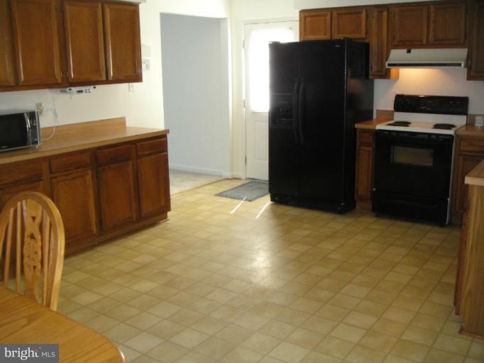 660 West Mount Harmony Road Owings, MD 20736 - Photo 20 of 26 Kitchen