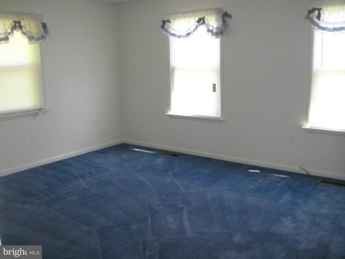 660 West Mount Harmony Road Owings, MD 20736 - Photo 21 of 26 Living Room