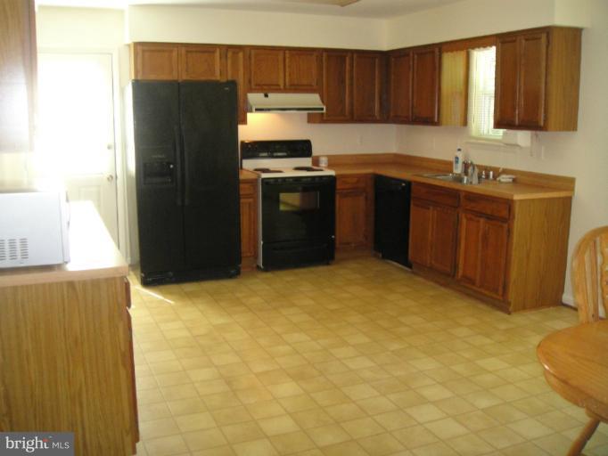 660 West Mount Harmony Road Owings, MD 20736 - Photo 5 of 26 Kitchen