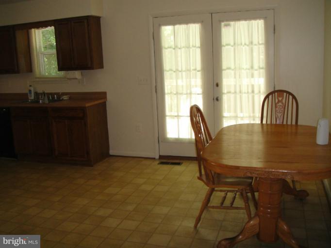 660 West Mount Harmony Road Owings, MD 20736 - Photo 7 of 26 Kitchen