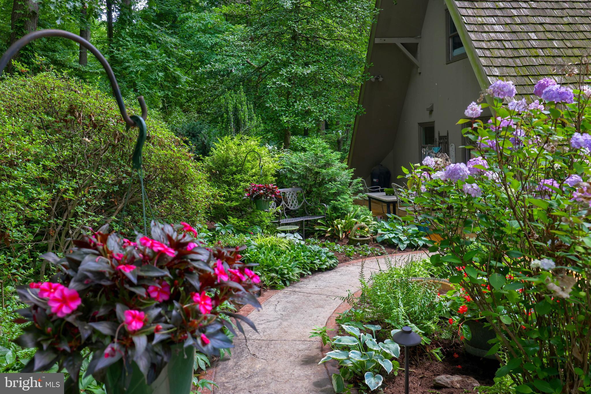 2487 Chestnut Ridge Drive Lancaster, PA 17601 - Photo 3 of 96 a view of a flower in a garden