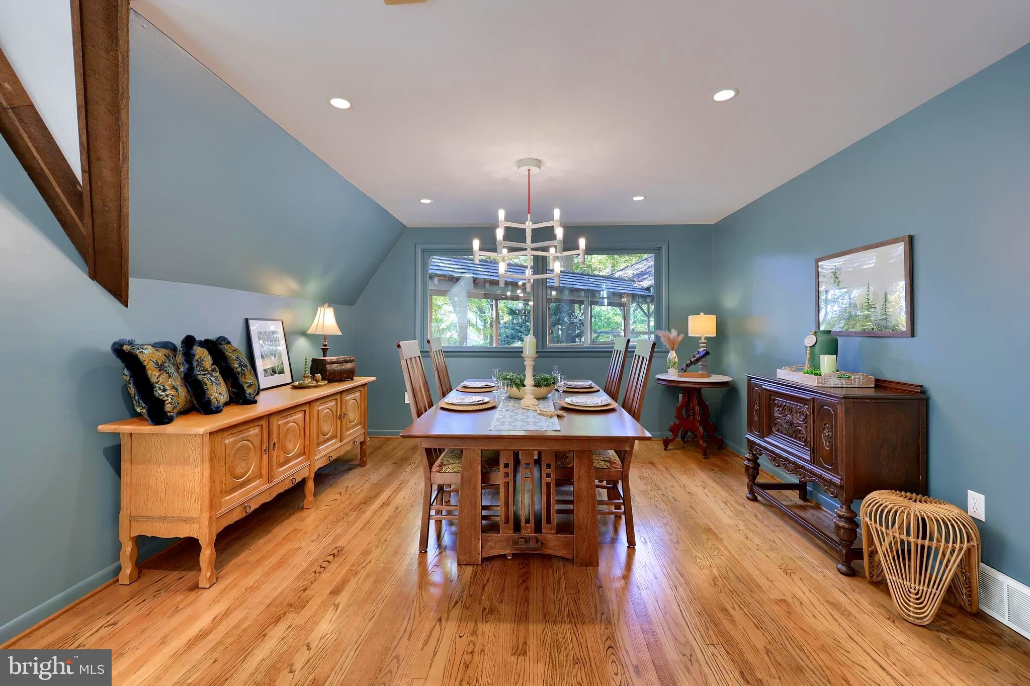 2487 Chestnut Ridge Drive Lancaster, PA 17601 - Photo 40 of 96 a living room with furniture and a wooden floor