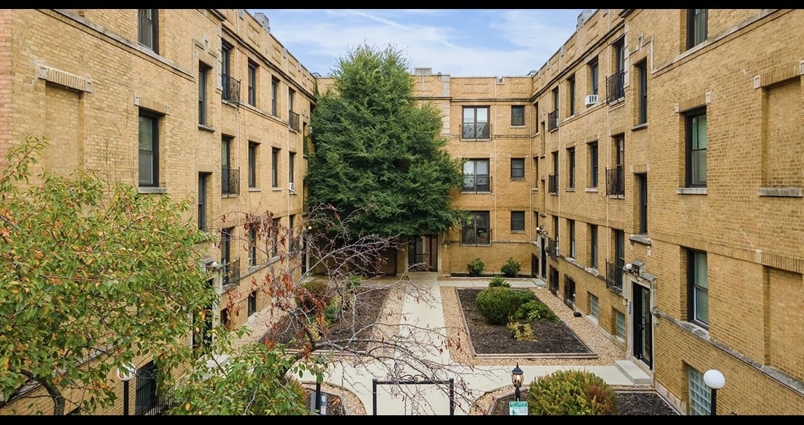 730 West Roscoe Street, Unit 2S Chicago, IL 60657 - Photo 2 of 10 a view of a building