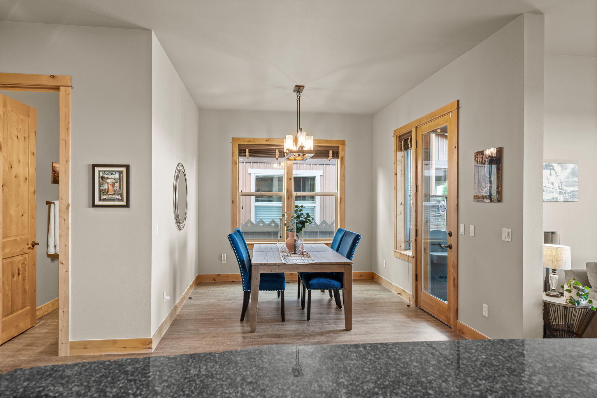 953 Southwest Vantage Point Way Bend, OR 97702 - Photo 19 of 55 70-web-or-mls-Riley_Visuals-70