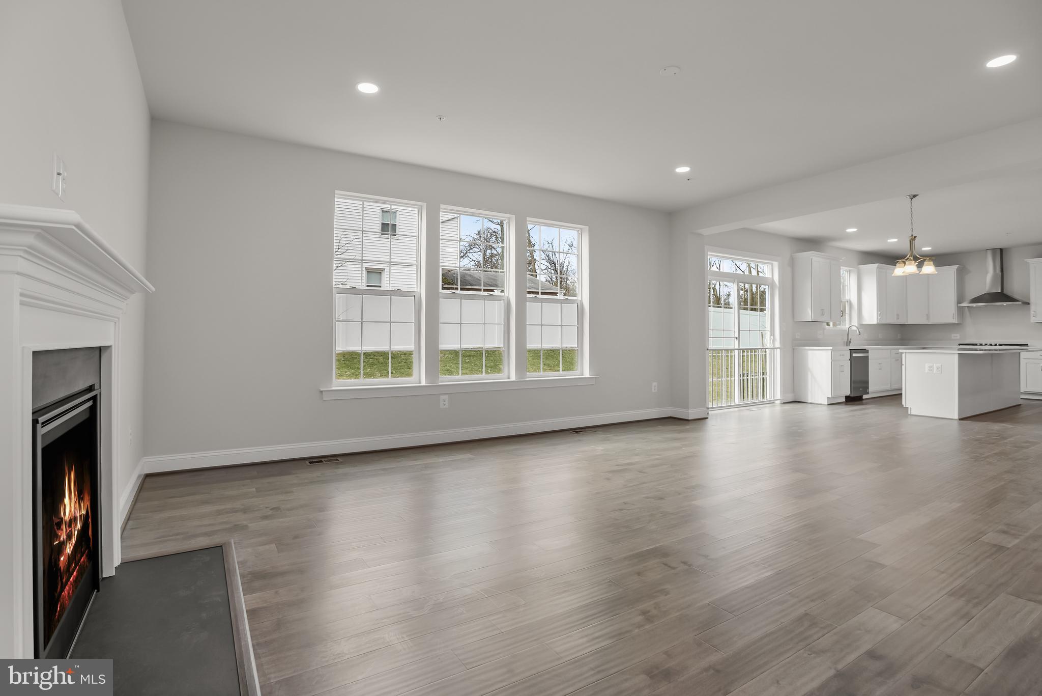 6813 Martin Road Columbia, MD 21044 - Photo 14 of 51 Family Room