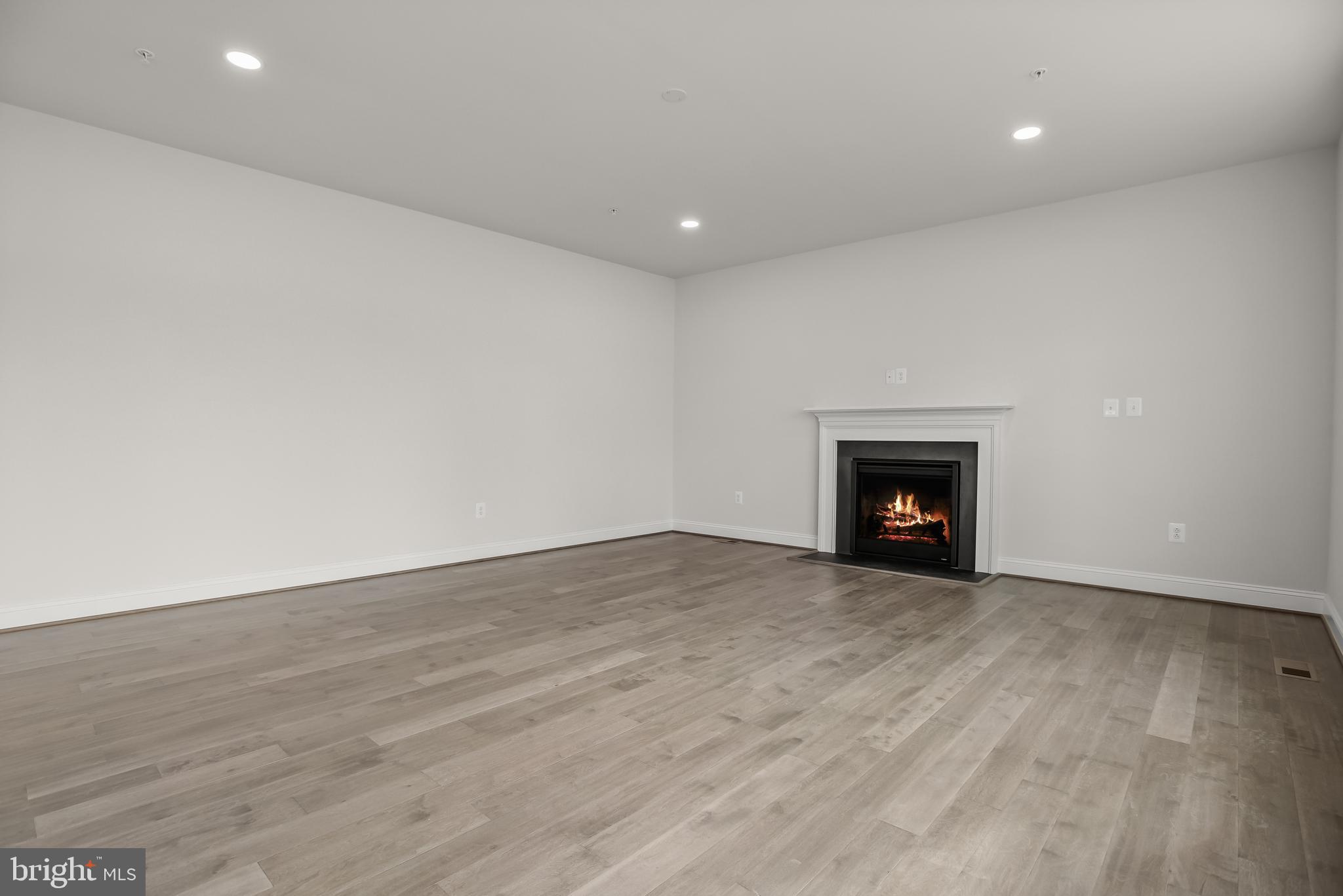 6813 Martin Road Columbia, MD 21044 - Photo 15 of 51 Family Room
