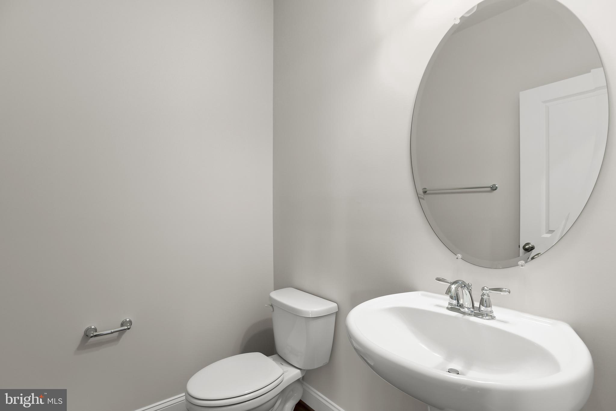 6813 Martin Road Columbia, MD 21044 - Photo 17 of 51 Powder Room