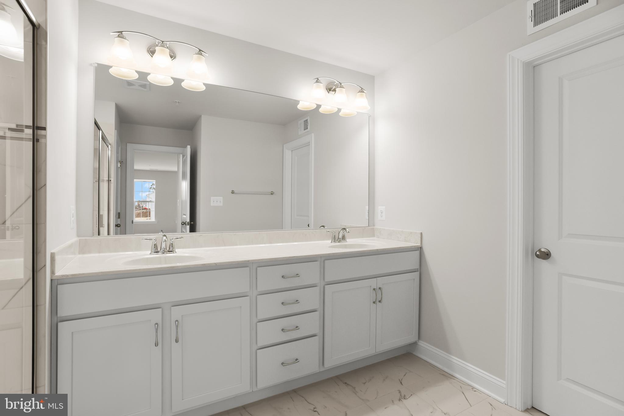 6813 Martin Road Columbia, MD 21044 - Photo 23 of 51 Primary Bath