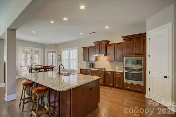 $949,000 | 16518 Governors Club Court, Charlotte, NC 28278