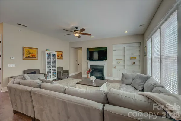 $949,000 | 16518 Governors Club Court, Charlotte, NC 28278