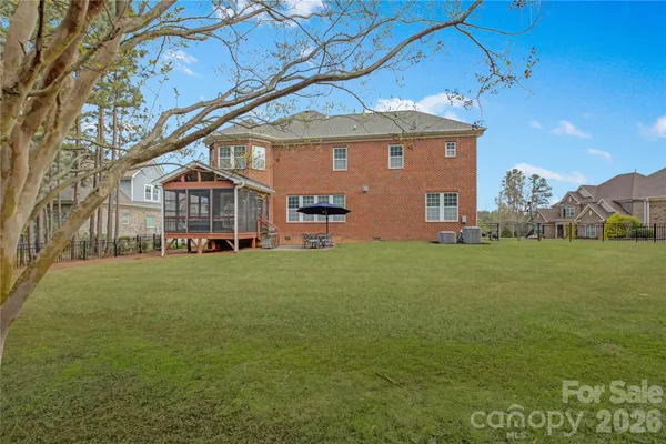 $949,000 | 16518 Governors Club Court, Charlotte, NC 28278