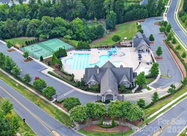 $949,000 | 16518 Governors Club Court, Charlotte, NC 28278