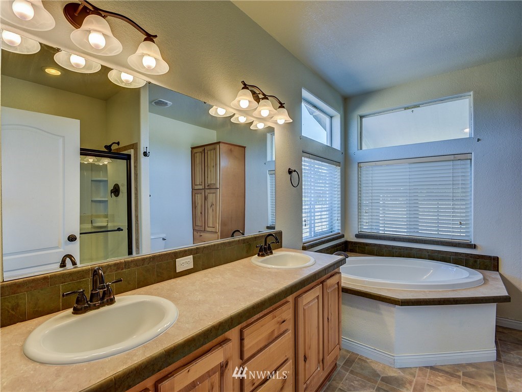 1459 Zylstra Road Oak Harbor, WA 98277 - Photo 12 of 25 Gallery Image 12