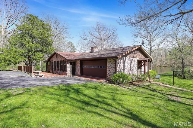 $1,595,000 | 858 Wayne, Greenville, MO 63944